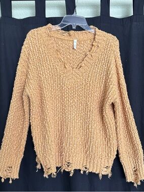 Wishlist Chunky Distressed V-Neck Sweater in Tan